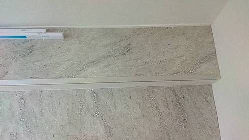中和建康路鋪塑膠地磚