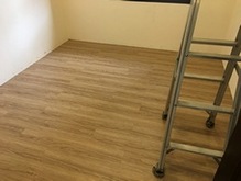 淡水新市二路二段鋪塑膠地磚