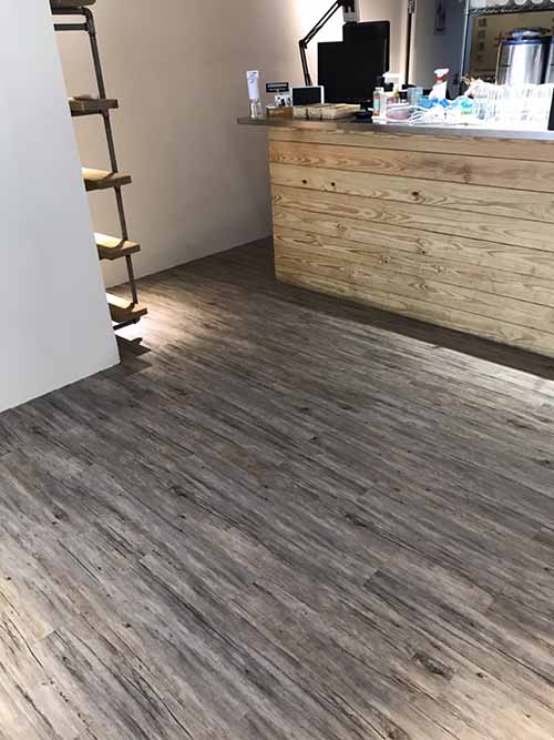 中正區林森北路鋪塑膠地磚