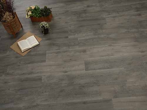 大同區大龍街鋪塑膠地磚