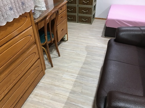 台北市大同區酒泉街鋪塑膠地磚