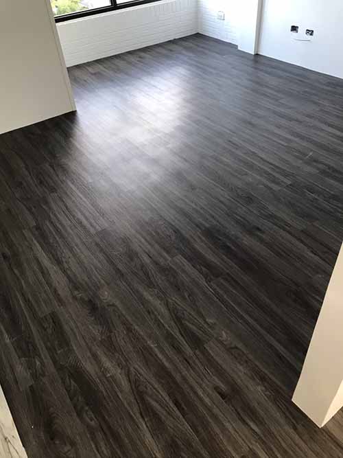 新北市新莊區後港一路鋪塑膠地磚