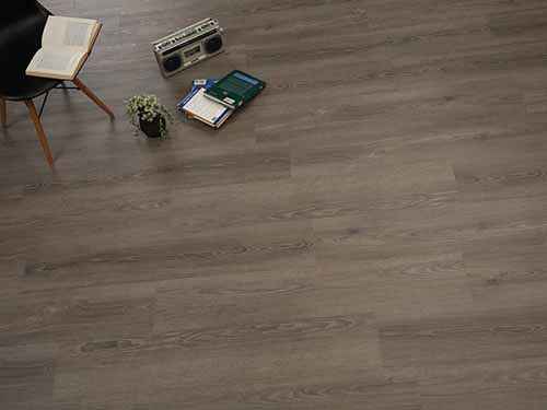 士林區忠勇街鋪塑膠地磚