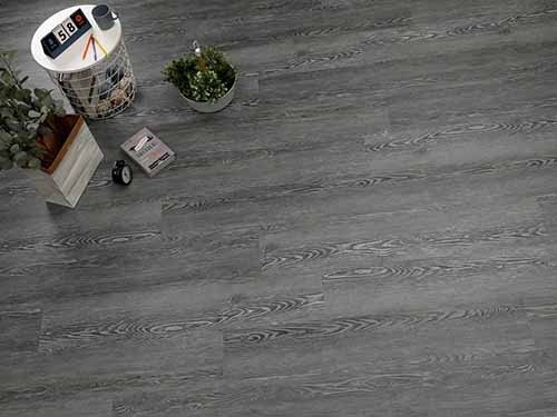 新店區二十張路鋪塑膠地磚