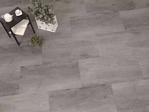 新北市五股工業區五權路鋪塑膠地磚