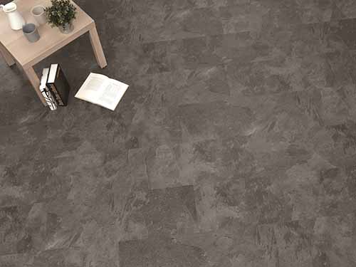 新北市五股工業區五工五路鋪塑膠地磚