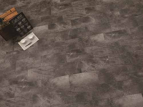 台北市萬華區富民路鋪塑膠地磚