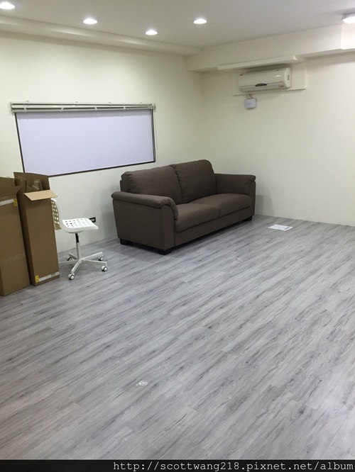 新北市中和區建二路鋪塑膠地磚