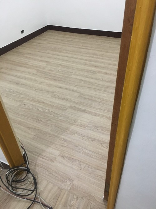 永和成功路一段鋪塑膠地磚