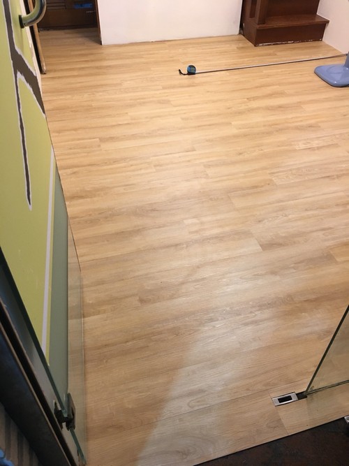板橋南雅東路鋪塑膠地磚