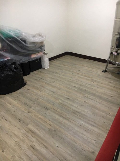 板橋福德街鋪塑膠地磚