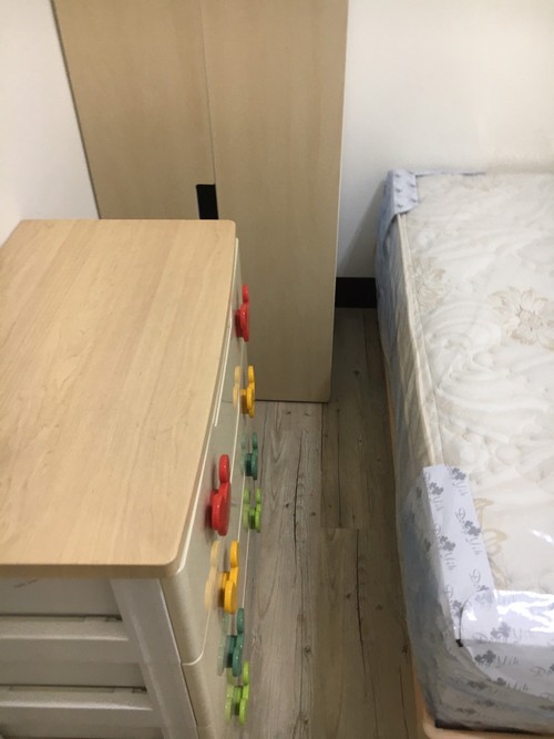 板橋福德街鋪塑膠地磚