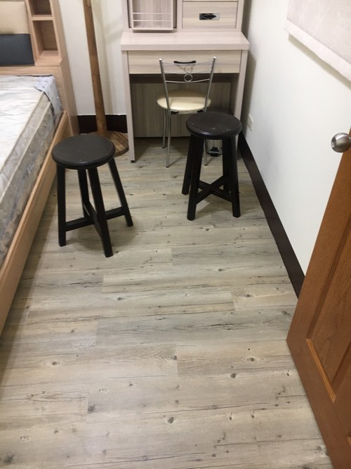 板橋福德街鋪塑膠地磚