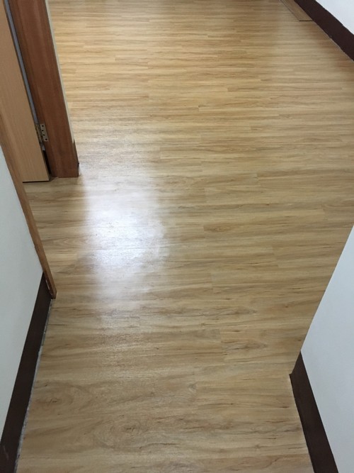八里中山路二段鋪塑膠地磚