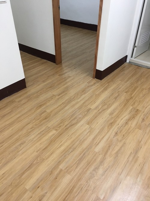 八里中山路二段鋪塑膠地磚