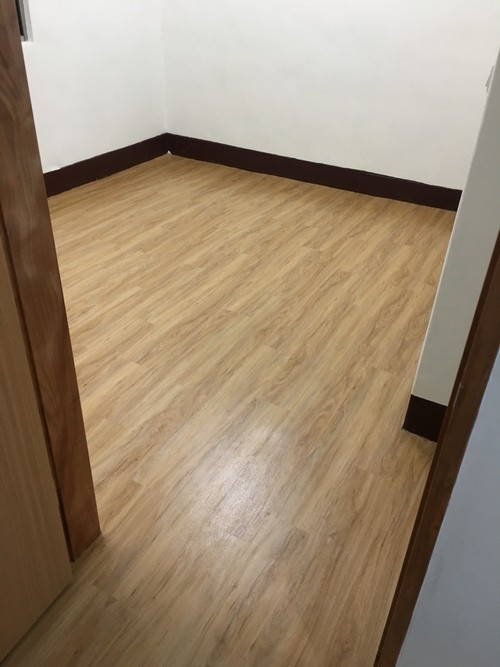 八里中山路二段鋪塑膠地磚