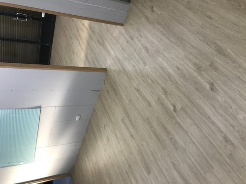 新北市樹林區柑園街鋪塑膠地磚
