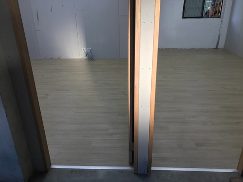 新北市樹林區柑園街鋪塑膠地磚