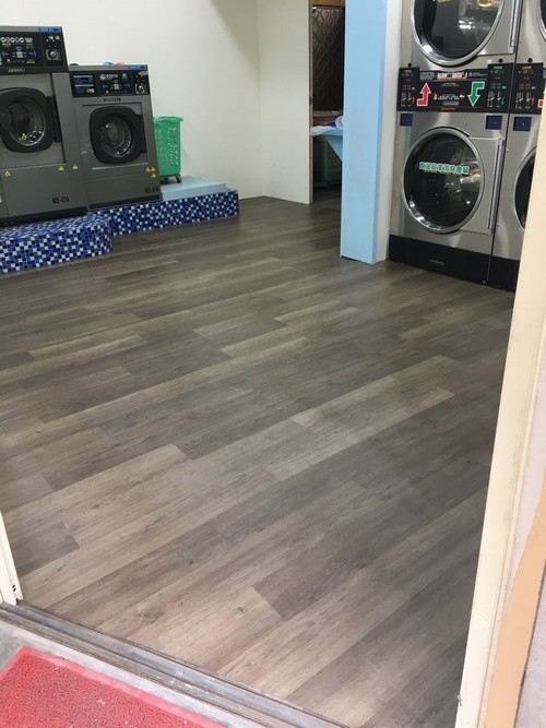 新店區三民路鋪塑膠地磚