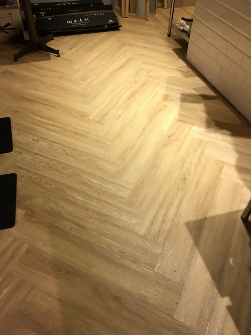 新莊區建安街鋪塑膠地磚