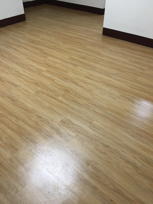 八里中山路二段鋪塑膠地磚