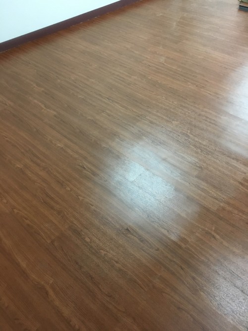 板橋中山路一段鋪塑膠地磚