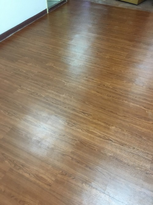 板橋中山路一段鋪塑膠地磚