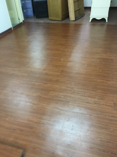 板橋中山路一段鋪塑膠地磚