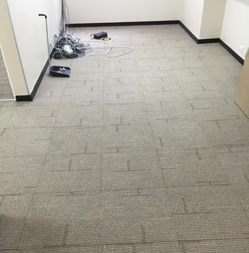 辦公室鋪塑膠方塊地毯-m06a