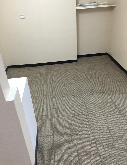 辦公室鋪塑膠方塊地毯-m06b